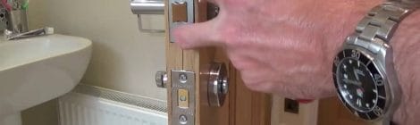 how to open a stuck door