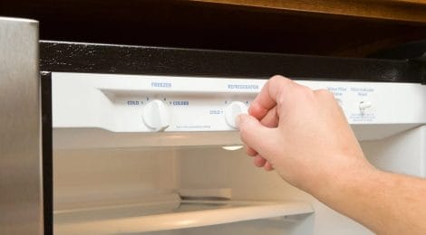 how long does a fridge take to get cold?